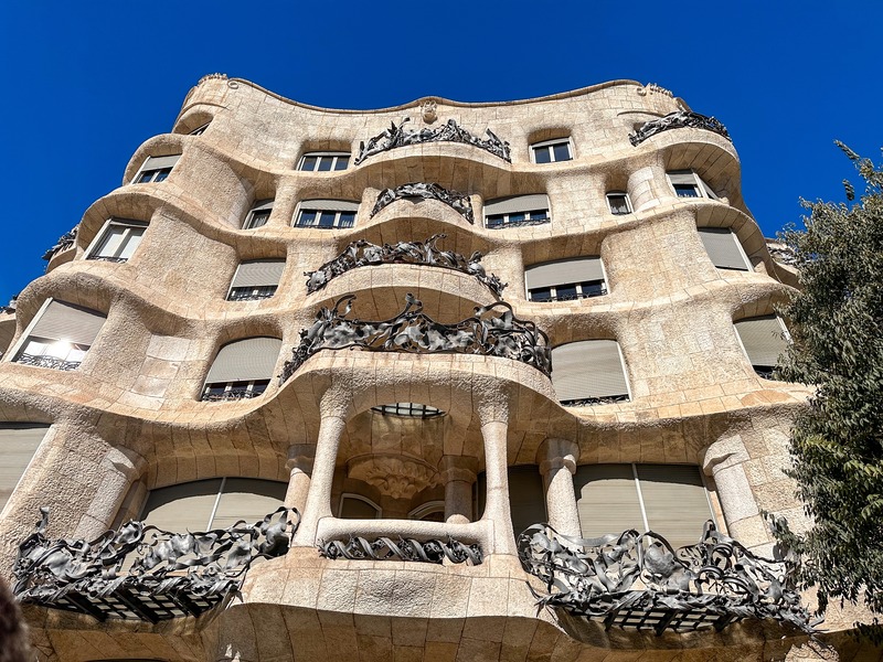 gaudi_epuletek (1).jpg