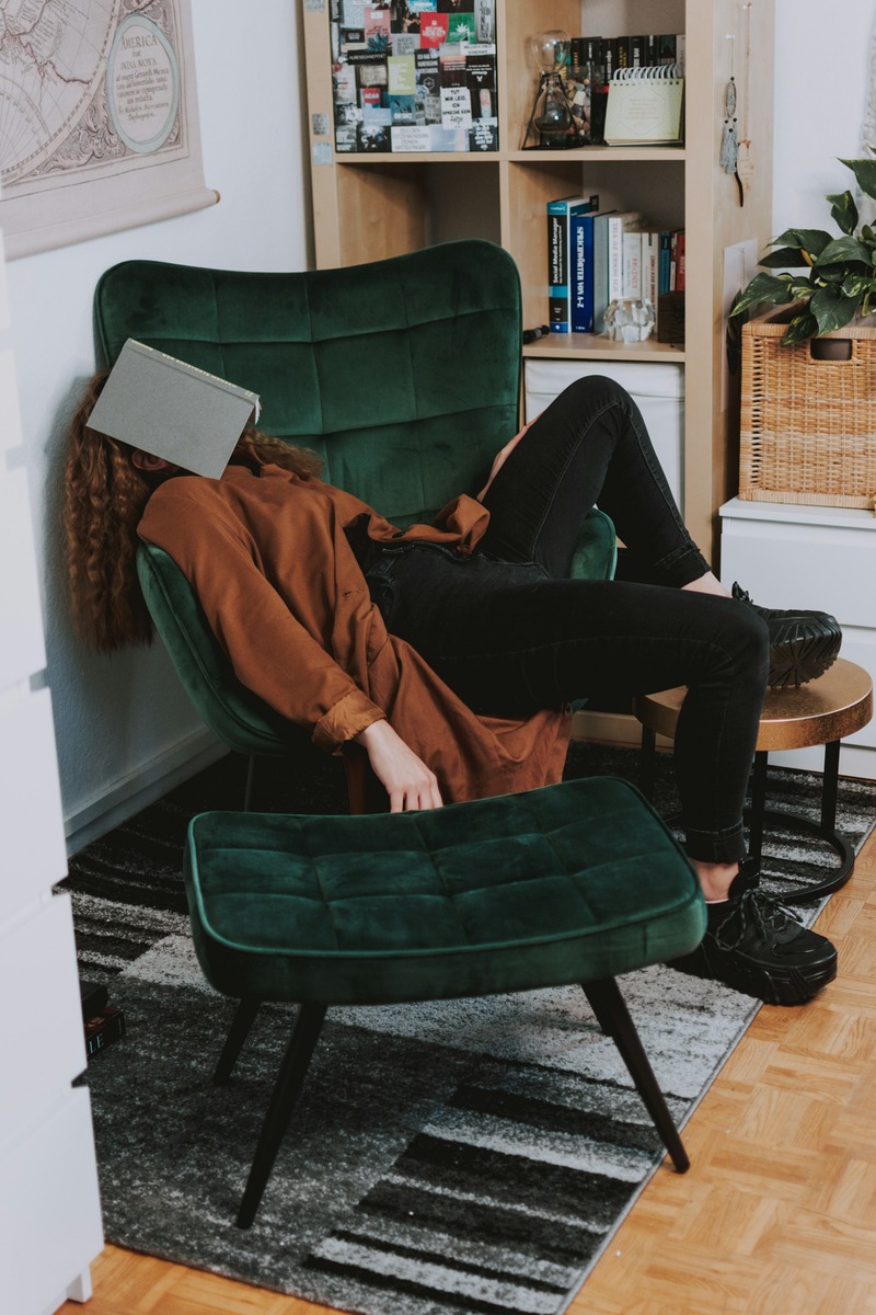 lilartsy-3UvlmzoauO0-unsplash (1).jpg