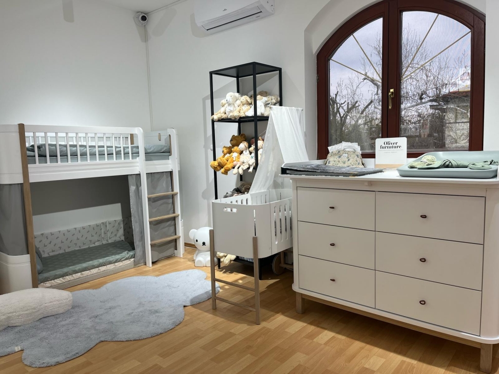Adiish Showroom Budapest_1.jpg