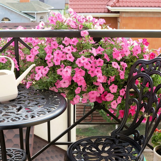 Így lett a csúnya erkélyből mesés balkon