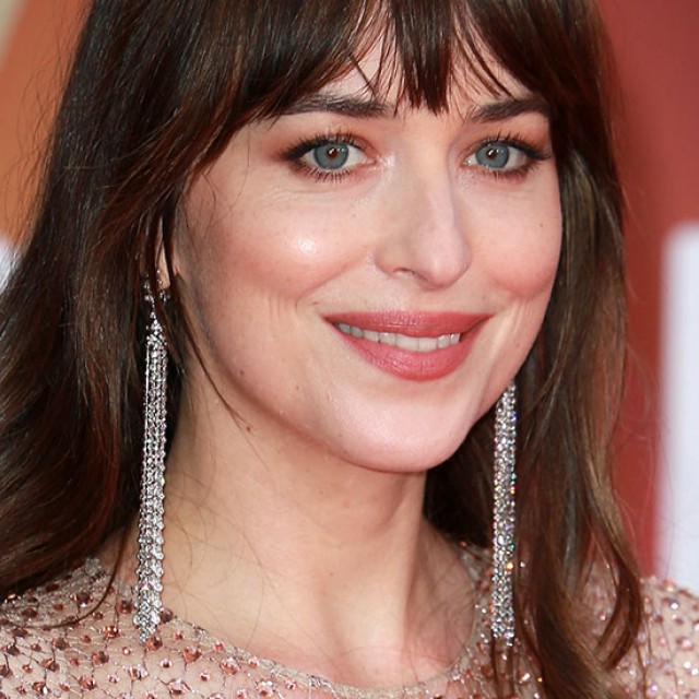 Dakota Johnson imádja a midcentury modern stílust: ilyen bámulatos az otthona!