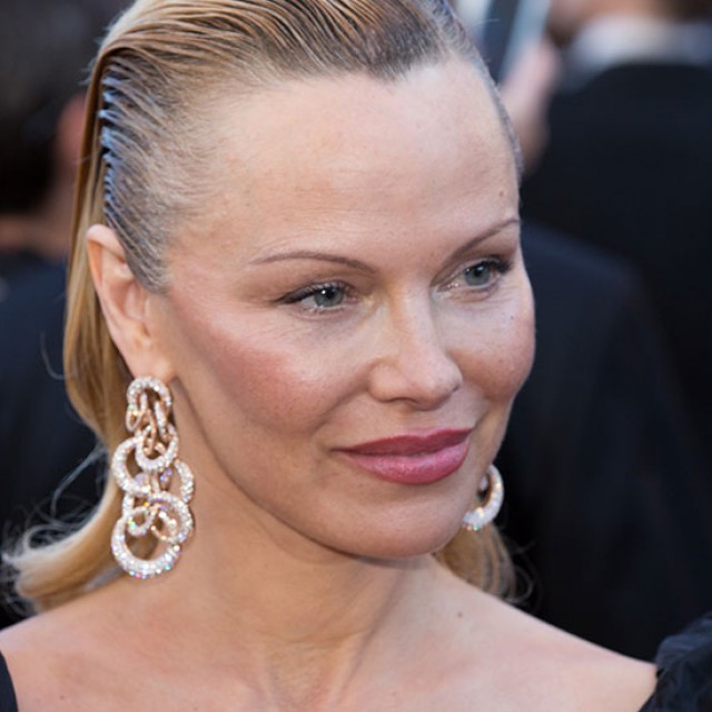 Less be Pamela Anderson kifinomult és nőies otthonába: így él a Baywatch sztárja ma