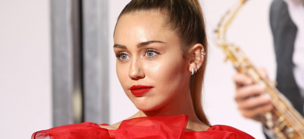 Less be Miley Cyrus gardróbszobájába: a sztár imádja a maximalista stílust!