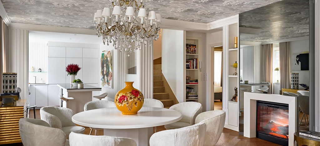Klasszikus polgári enteriőr modern átirata a franciásan sikkes penthouse lakás