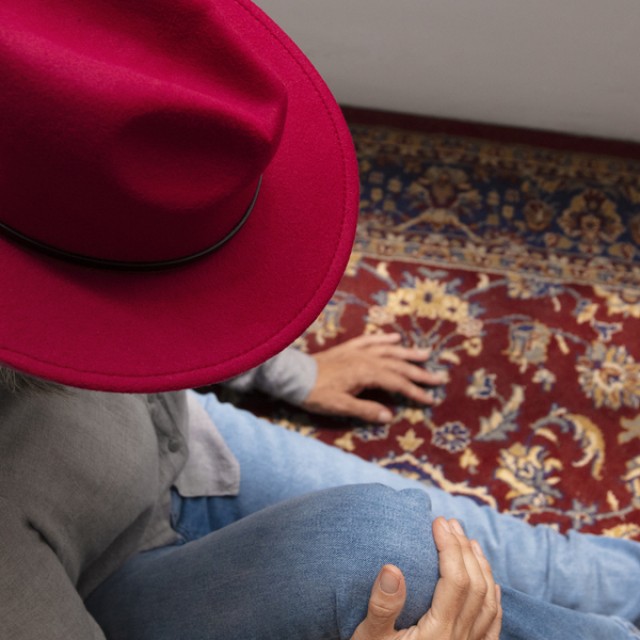 Szőnyeg a szőnyegen: izgalmas lakberendezési trend hódít, biztosan imádni fogod!