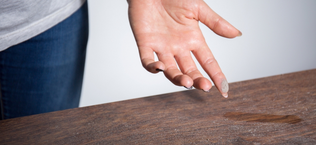 4 ok, amiért extra gyorsan porosodik a lakásod: ezért lep be mindent egy pillanat alatt!