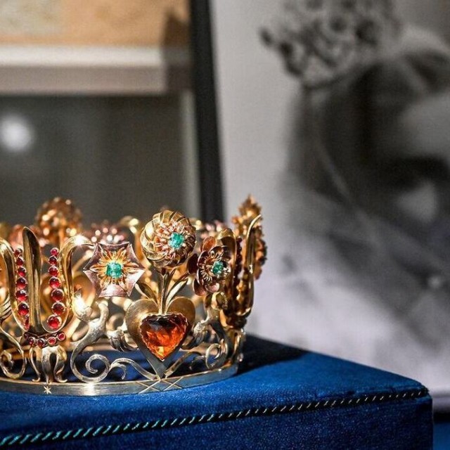 Soha nem látott királyi ékszercsodák: különleges kiállítás a Gödöllői Királyi Kastélyban