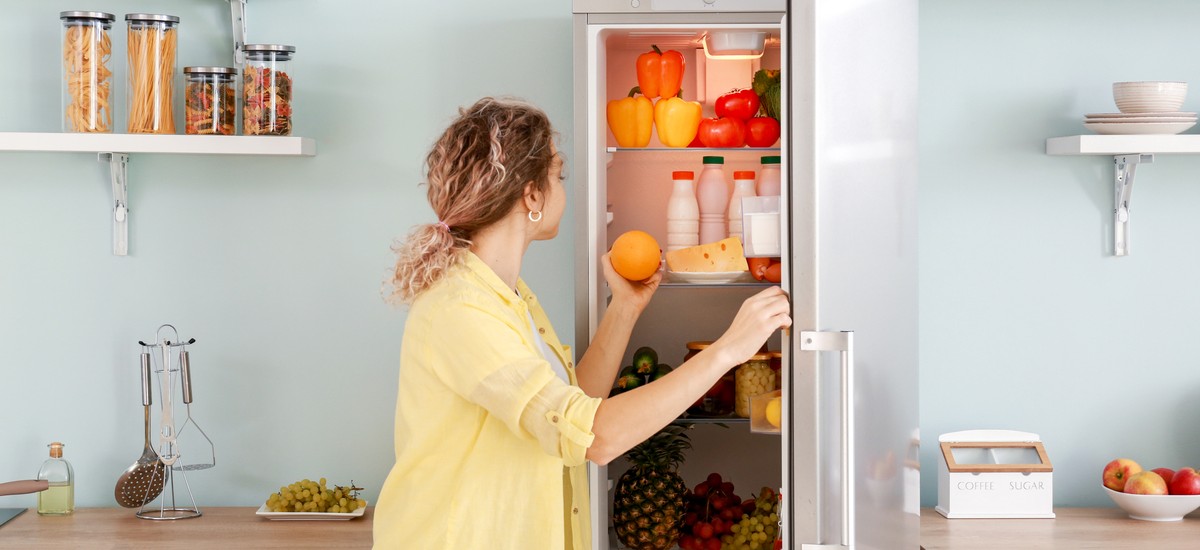 Így helyezd el a hűtőszekrényt egy aprócska konyhában – profi tippek!