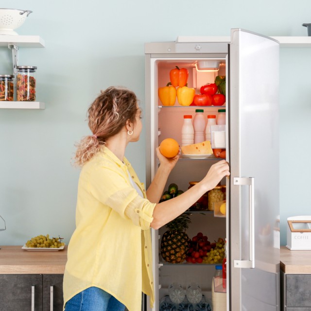 Így helyezd el a hűtőszekrényt egy aprócska konyhában – profi tippek!